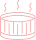 Jacuzzi rose avec vapeur montante, symbole de détente et bien-être. Idéal pour un spa ou bain à remous relaxant.