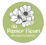 Logo vert clair Au Panier Fleuri Artisan Fleuriste, illustré de deux fleurs blanches esquissées. Symbole de la boutique florale.